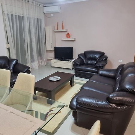 Alex Apartment Vlorë Exteriör bild