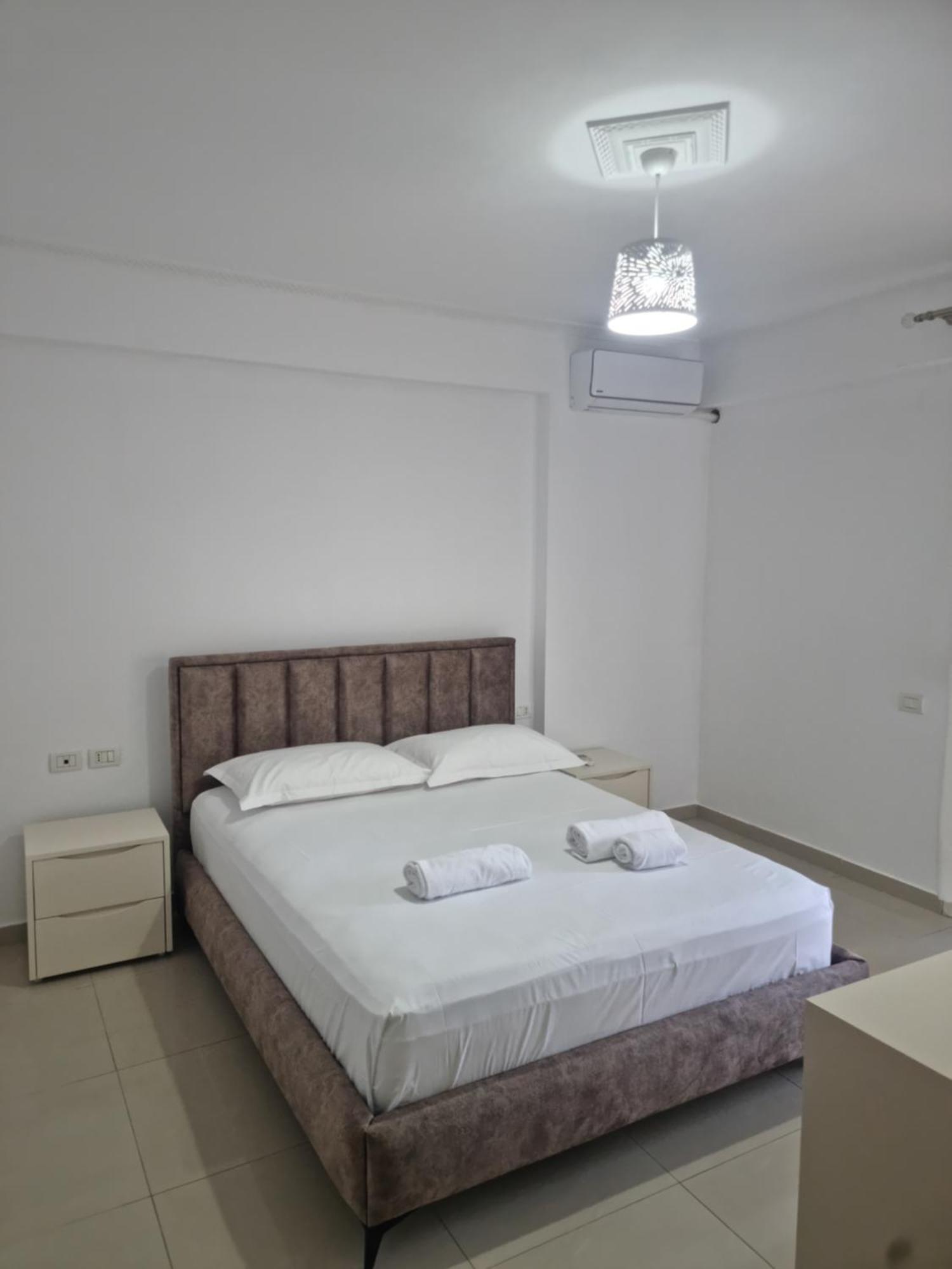 Alex Apartment Vlorë Exteriör bild