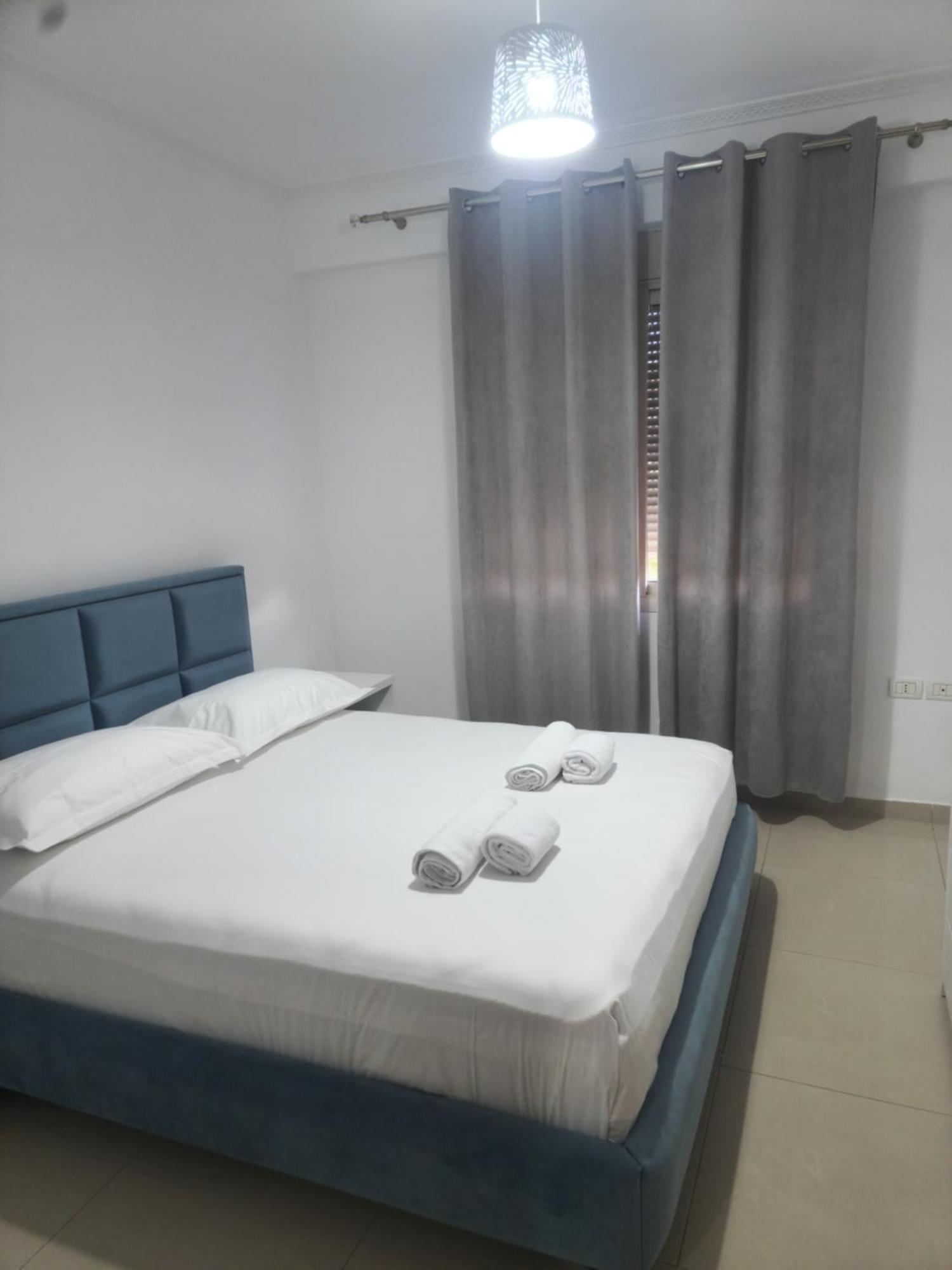 Alex Apartment Vlorë Exteriör bild